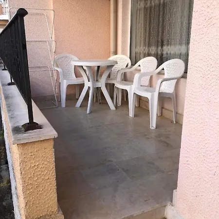 아파트 One Bedroom In Sunlight *